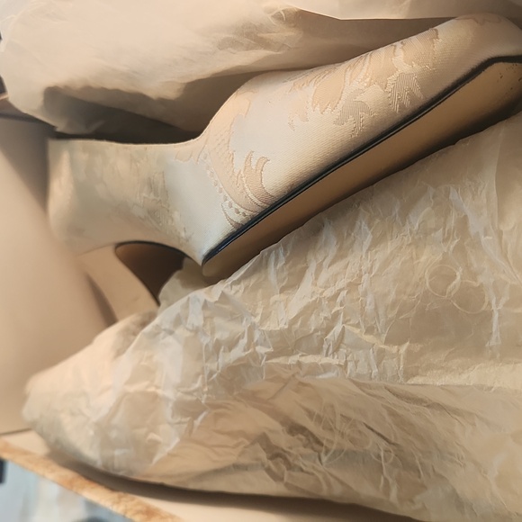 EUC Vintage Connie OPULENT IV IVORY 9B 2 INCH heel - Picture 7 of 8